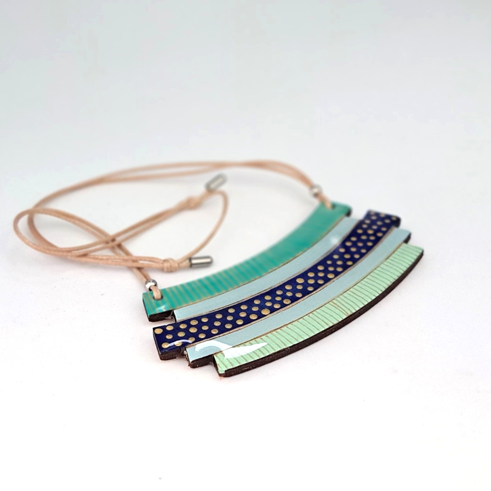 ogrlica-cik-cak-modra