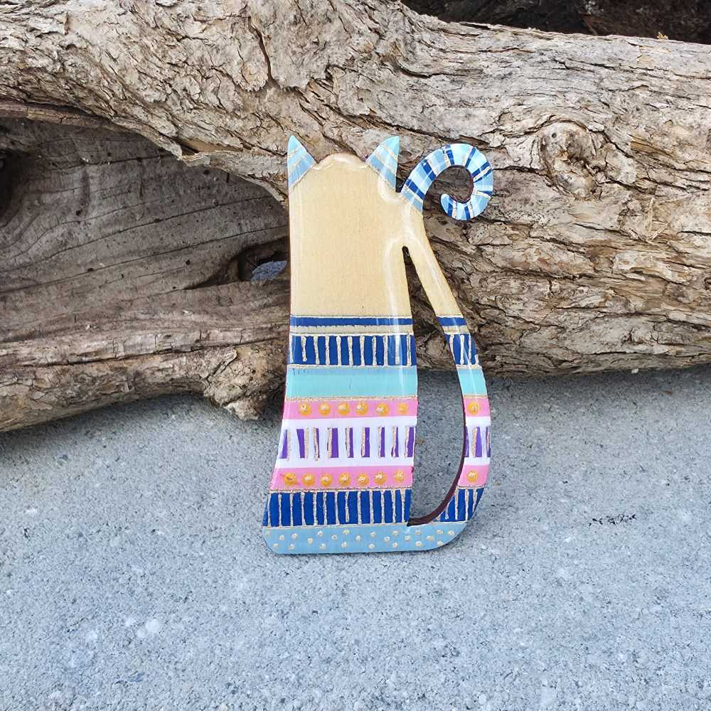 unique-wooden-brooch
